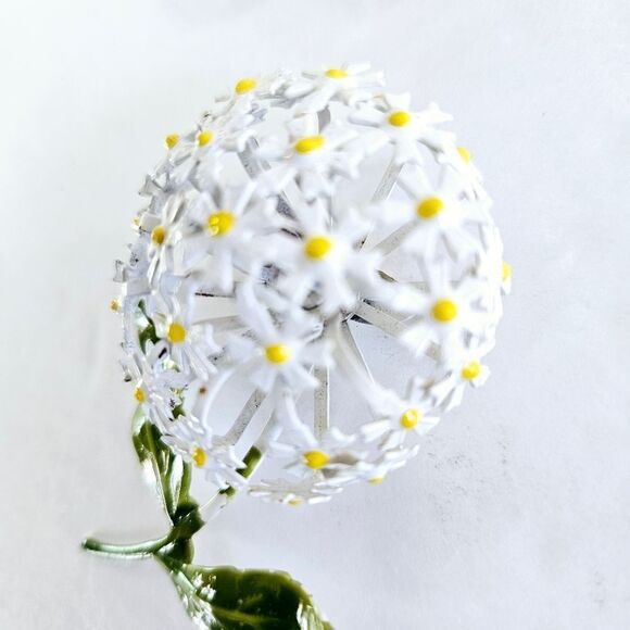 Vintage 1960's Demi Parure Large Metal Enameled Daisy Brooch Pin Earrings Set - Picture 3 of 9